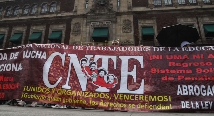 CNTE anuncia “receso” de protestas por vacaciones; entregan carta a Sheinbaum