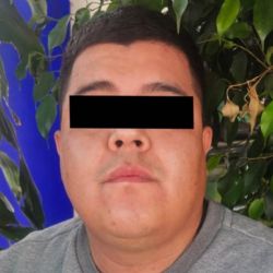 Detienen en la GAM a motociclista por no traer casco; le encuentran droga y un millón de pesos