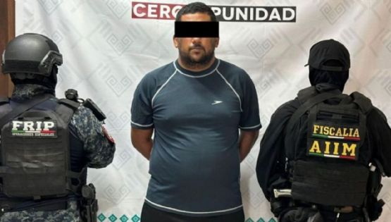 Detienen en Chiapas a profesor de preparatoria por presunto acoso sexual contra estudiante (Video)