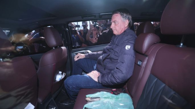 Bolsonaro, expresidente de Brasil, deberá usar un monitor electrónico de tobillo