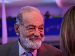 “No sólo dando dinero”: Slim critica asistencialismo de la 4T y pide fomentar la inversión privada