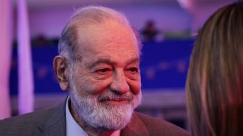 “No sólo dando dinero”: Slim critica asistencialismo de la 4T y pide fomentar la inversión privada