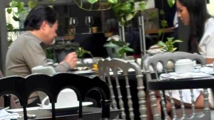 Captan a Mario Delgado vacacionando en exclusivo hotel de Portugal