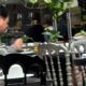 Captan a Mario Delgado vacacionando en exclusivo hotel de Portugal