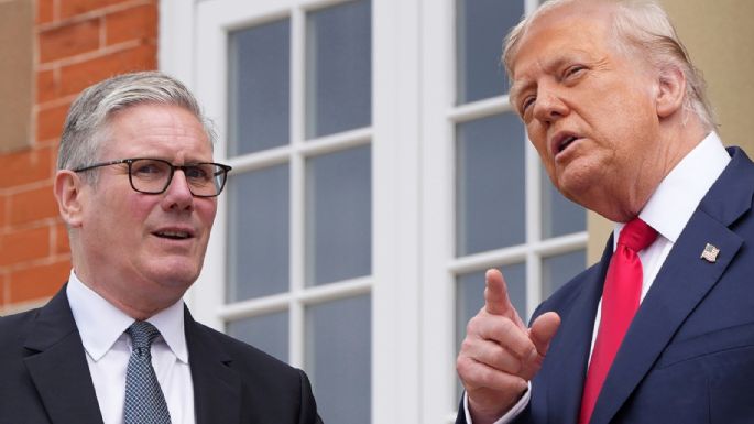 Trump presume sus campos de golf ante líder británico mientras se agrava la crisis en Gaza