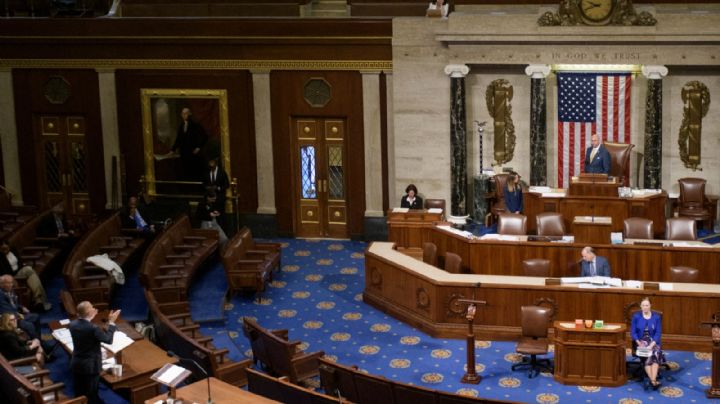 El Congreso de EU aprueba el presupuesto de Trump con impuesto de 1% a remesas