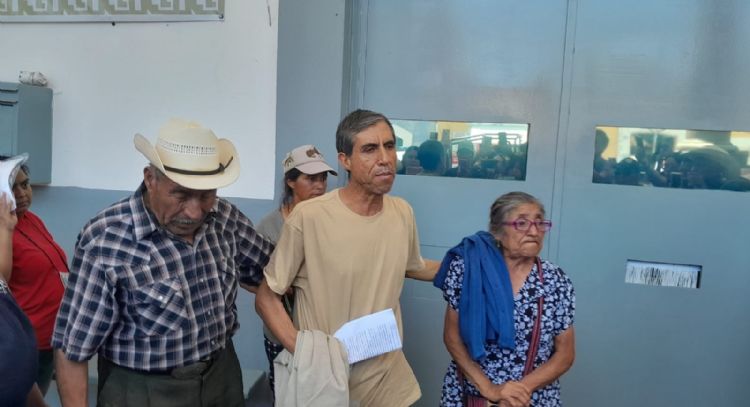 Liberan al activista Renato Romero, pero sigue el proceso judicial en su contra