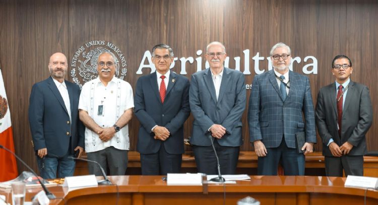 Acuerda Américo con SADER apoyos para productores de sorgo y maíz