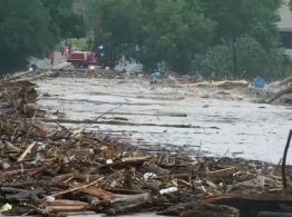 24 muertos por inundaciones en Texas; más de 20 niñas desaparecidas de campamento de verano