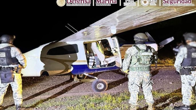 Interceptan aeronave con 427 kilos de cocaína en Tecomán, Colima