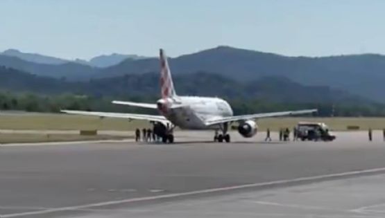 Hombre murió al ser succionado por el motor de un avión comercial (Video)