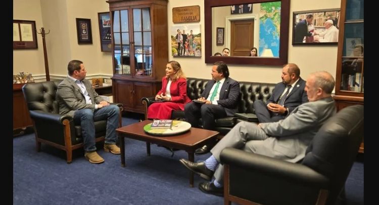 Gobernadora de Chihuahua se reúne en Washington con el congresista Tony Gonzales
