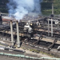 Explosión en planta de US Steel en Pensilvania deja un muerto, un desaparecido y 10 heridos