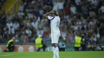 Tottenham condena insultos racistas contra Mathys Tel tra final de la Supercopa de la UEFA vs. PSG