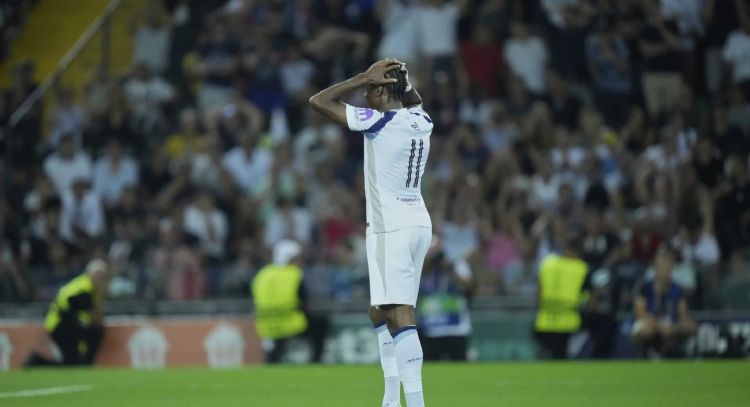 Tottenham condena insultos racistas contra Mathys Tel tra final de la Supercopa de la UEFA vs. PSG