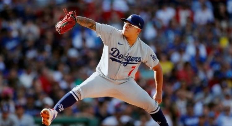 Julio Urías es invitado a los entrenamientos de Tomateros de Culiacán