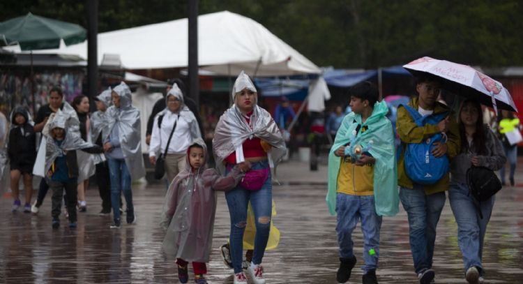 Ondas tropicales 23 y 24 provocarán lluvias fuertes e intensas de lunes a jueves en estas entidades