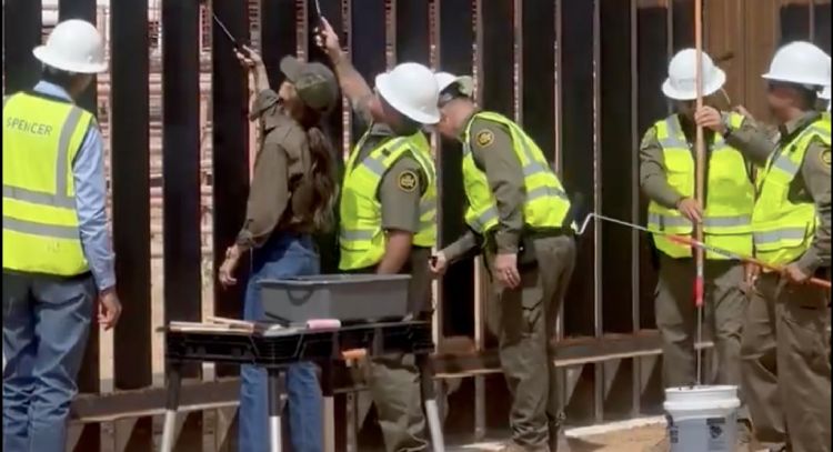 EU pintará de negro el muro fronterizo para que esté más caliente y sea difícil de escalar (Video)