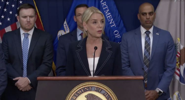“El Mayo” Zambada morirá en prisión, celebra Pam Bondi: “Su reinado de terror terminó”