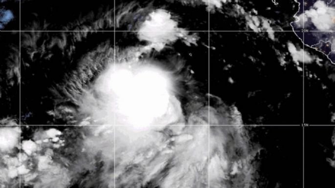 Tormentas tropicales Juliette y Fernand avanzan sobre aguas abiertas en el Pacífico y Atlántico