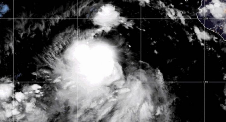 Tormentas tropicales Juliette y Fernand avanzan sobre aguas abiertas en el Pacífico y Atlántico
