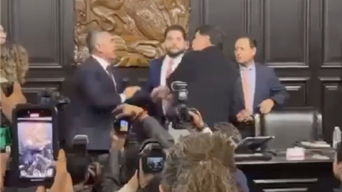 Fernández Noroña y Alito Moreno se pelean a golpes en el Senado (Videos)