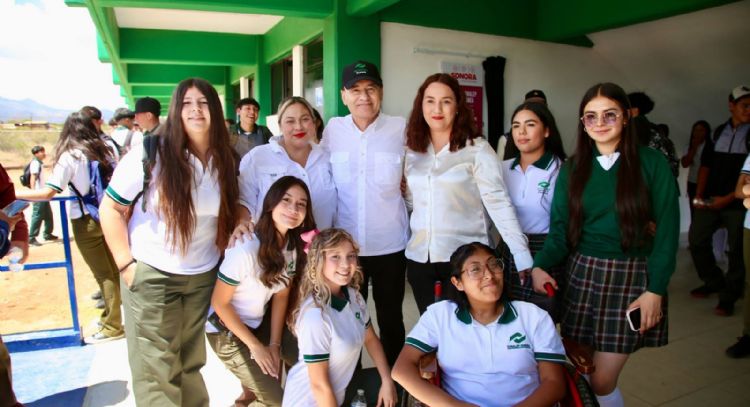 Gobernador Durazo cambia educación de estudiantes de Cananea con becas y nuevo plantel de Conalep