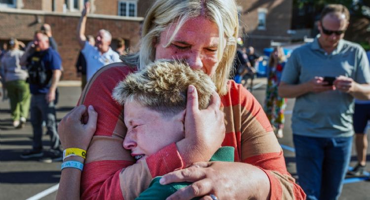 Trump manda condolencias a víctimas de masacre en Minneapolis