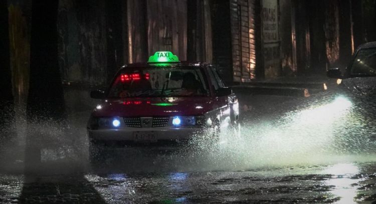 Diluvio en CDMX: activan Alertas Roja, Naranja y Amarilla por lluvias para la noche de este domingo