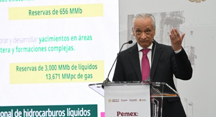 Plan de Sheinbaum para rescatar a Pemex pone en riesgo a Nafin y Bancomext: Moody’s