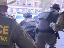 Agentes federales se ocultan en camión para redada afuera de un Home Depot en Los Ángeles (Video)