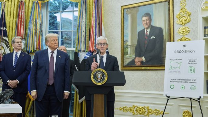 Trump anuncia que Apple invertirá otros 100 mil millones en manufactura en EU