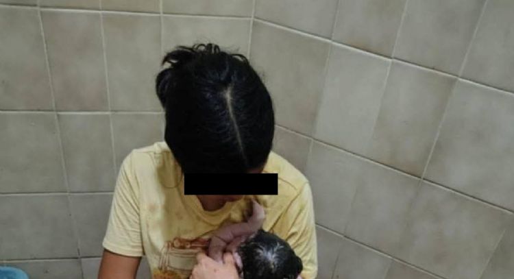 Adolescente de 14 años da a luz en baño del IMSS en Matamoros