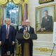 Trump anuncia que Apple invertirá otros 100 mil millones en manufactura en EU