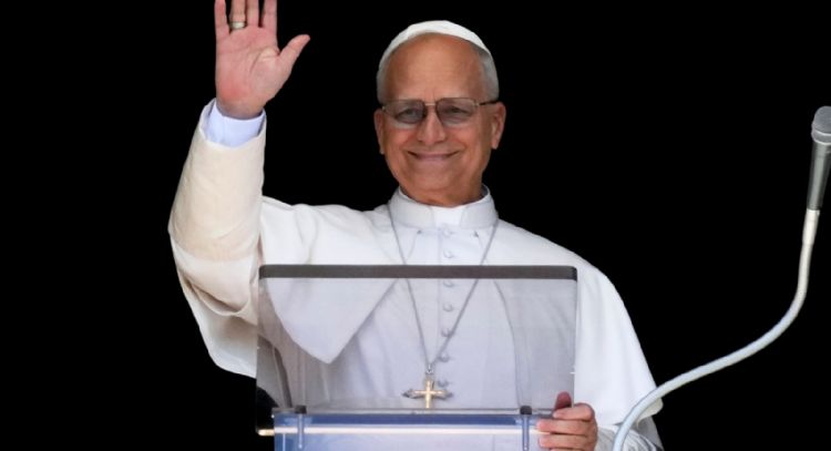 Papa León XIV se reúne con defensor católico LGBTQ+ y promete continuar la acogida de Francisco