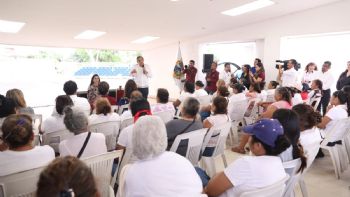 Atiende Américo demandas de las mujeres despicadoras en Tampico