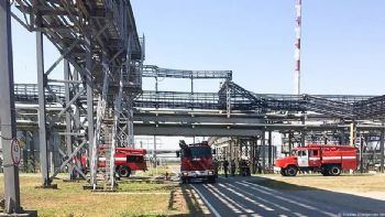 Drones ucranianos atacan una de las principales refinerías de petróleo de Rusia y provocan incendio
