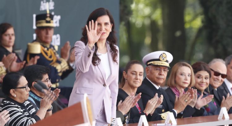 Hugo Aguilar evita aplaudir a Kenia López y luego le expresa “respeto” en redes (Video)