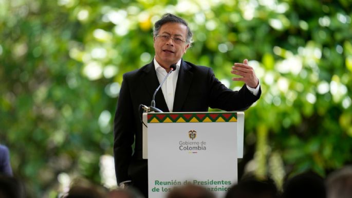 “Jamás de rodillas”, dice Petro al repudiar su inclusión en la lista Clinton