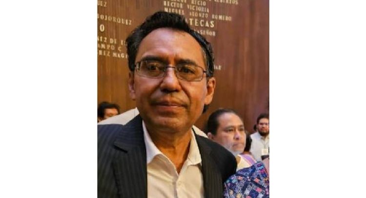 Policías le aseguran tres vehículos a comunicador de Cadereyta; denuncia que es "forma de reprimir"