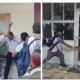 Golpean a director de CETis en Altamira durante protesta por acoso sexual (Videos)