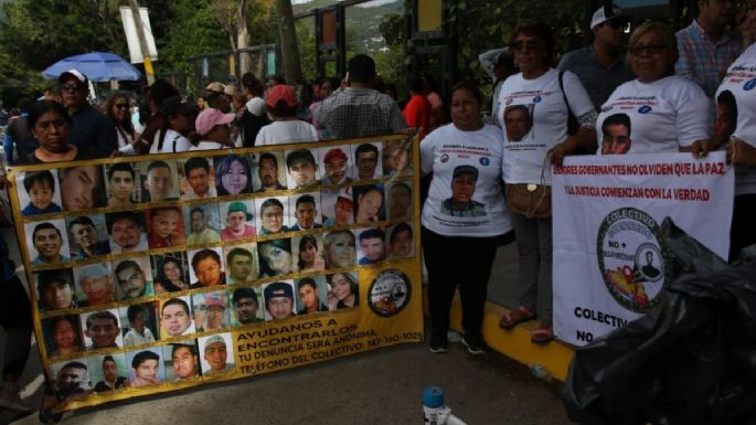 Acarreo, protestas y manotazos en el informe de Sheinbaum en Chilpancingo