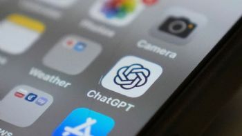 OpenAI y Meta trabajan en mejorar chatbots para ayudar a adolescentes en crisis