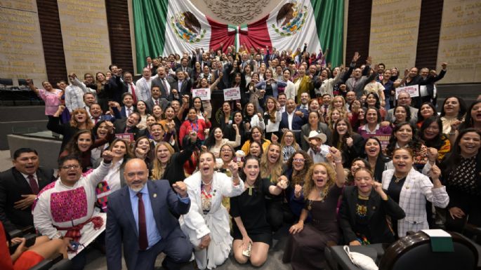 Diputados morenistas felicitan a Sheinbaum por su Primer Informe de gobierno