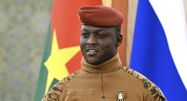 Burkina Faso prohíbe la homosexualidad con penas de prisión y multas para los infractores