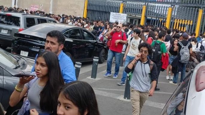 Otro desalojo en la UNAM, ahora en la Prepa 6, por supuesto artefacto explosivo
