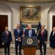 Trump dice a las embarazadas que “aguanten”, otro ejemplo de hombres opinando sobre dolor femenino