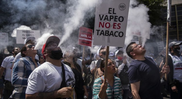 Iniciativa de salud de Sheinbaum fortalece a la Ssa y va contra vapeadores