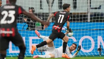 Milan gana 2-1 al Napoli y comparte el liderato de la Serie A con los napolitanos y la Roma