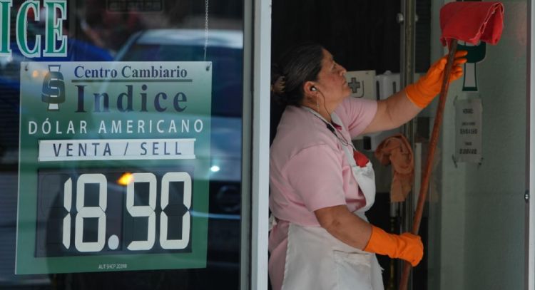 Peso pierde ante datos económicos de los Estados Unidos